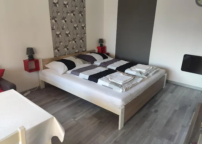 Silver Apartman